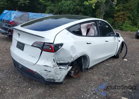 2024 Tesla Model Y Long Range Dual Motor All-Wheel Drive from USA, damaged, VIN 7SAYGDEE9RA221671